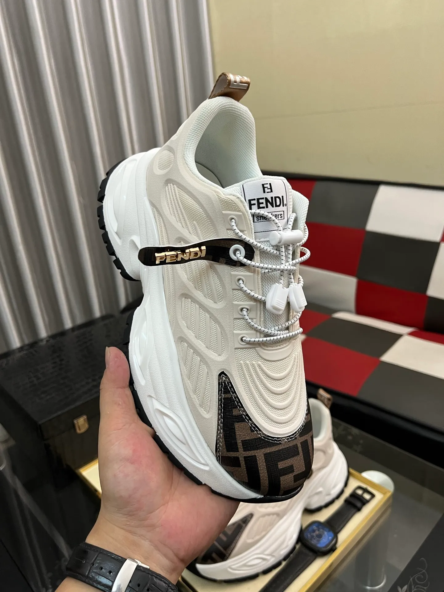 Men's Men's Shoes💰438⌚️⌚️[Fendi] Fendi's latest casual shoes for men! Available at counters simultaneously! A one-to-one replica of the original. Made entirely of imported top-grain calfskin, the interior is made of top-grain water-dyed cowhide, and the original factory-supplied rubber outsole. Leading new fashion concepts. Matching code: 38-44 2️⃣colors available
